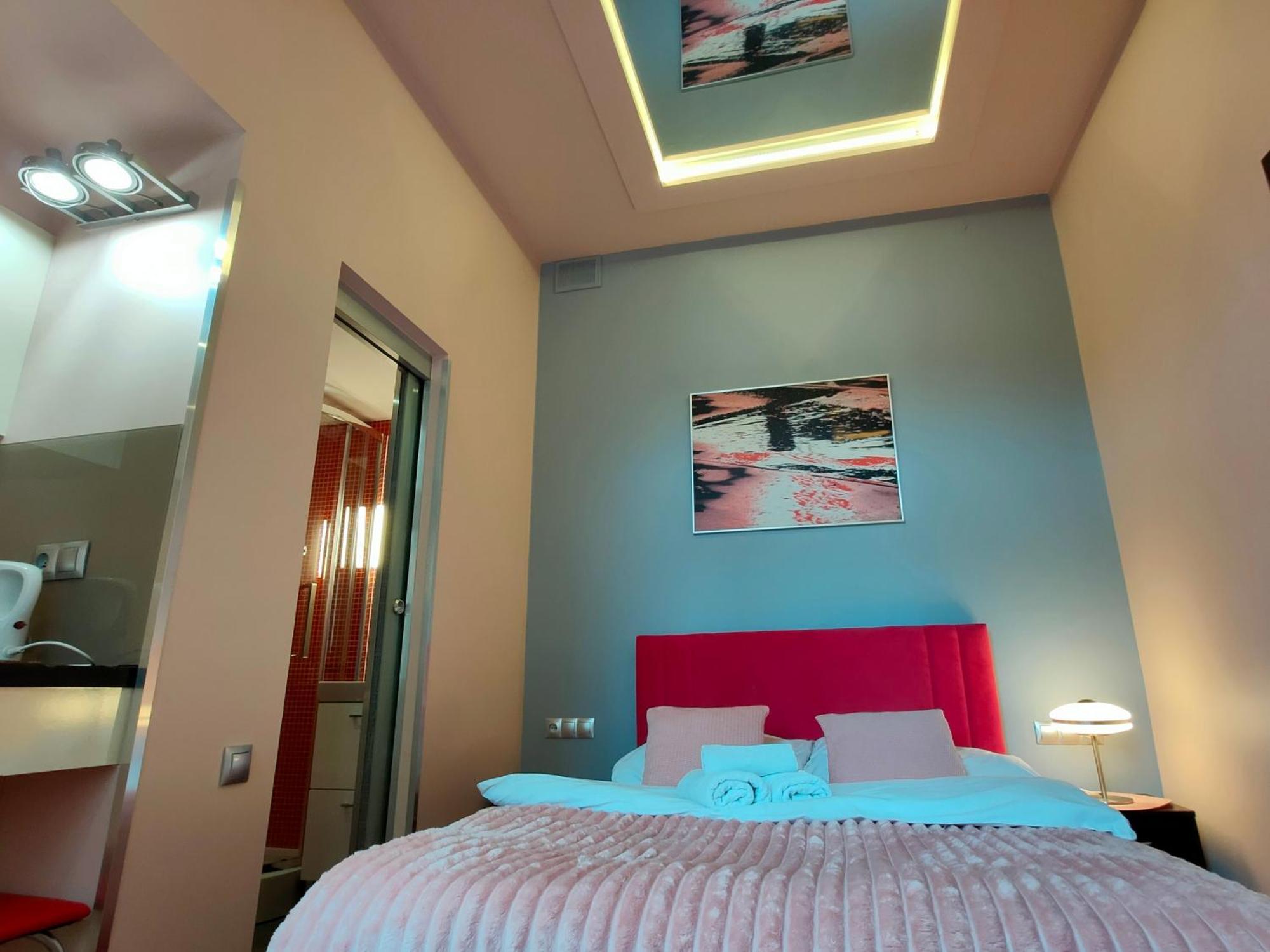 Mirror Pink Studio Apartment Krakow Dış mekan fotoğraf