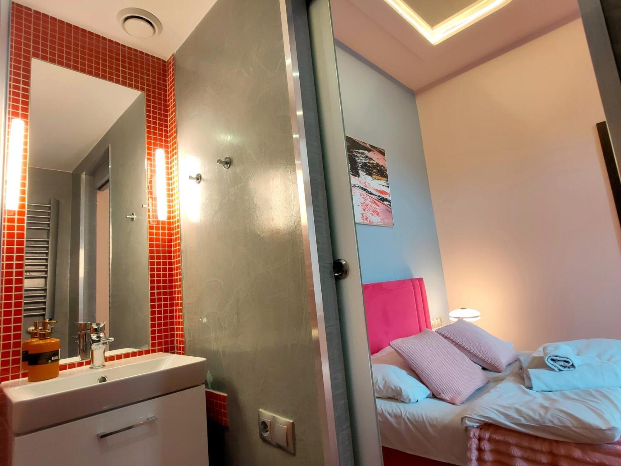Mirror Pink Studio Apartment Krakow Dış mekan fotoğraf