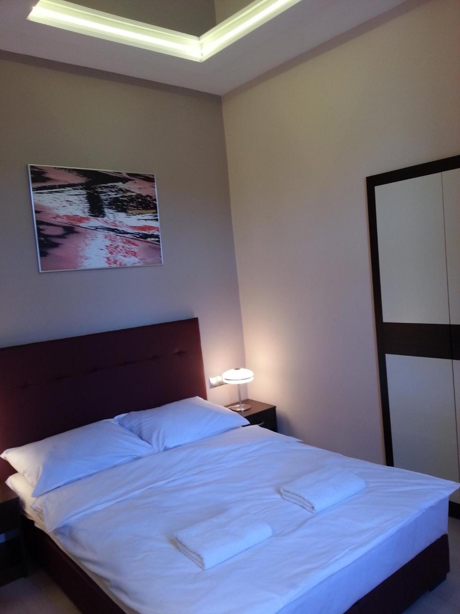 Mirror Pink Studio Apartment Krakow Oda fotoğraf